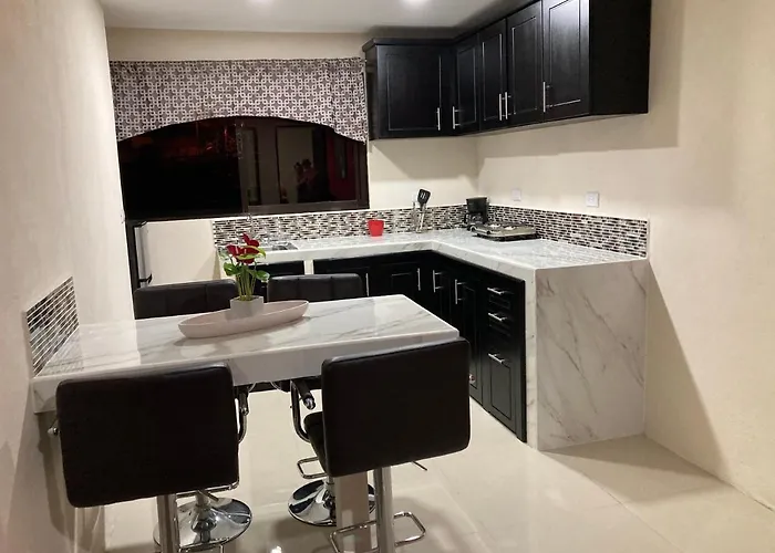 Hospedaje Ana Lu 2, Only 10 Minutes From Airport