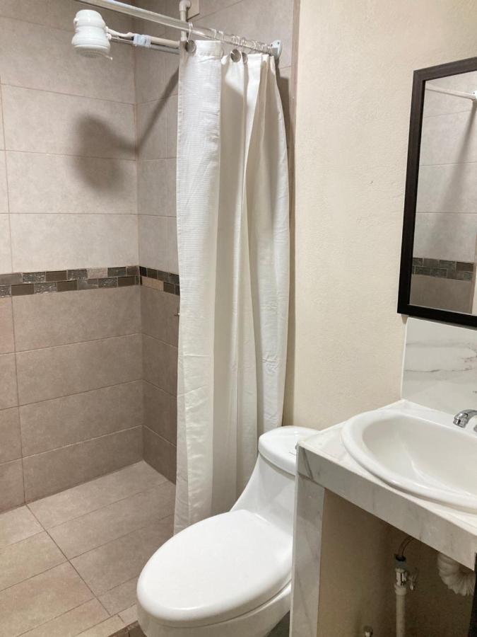 Ana Lu 2, Only 10 Minutes From Airport Apartment *